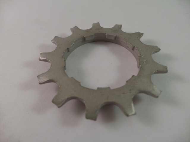 Silver ... Shimano NOS Bicycle Cassette 13T Uniglide Cog Built-in Spacer 600 EX 